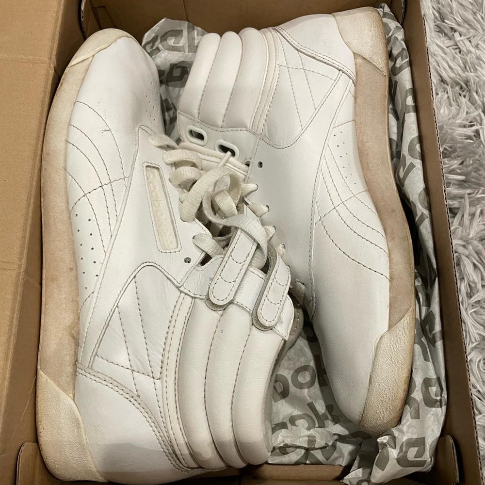 Woman’s sneakers
